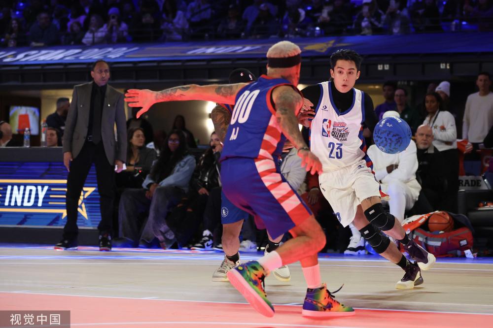 以绝对优势 以绝对优势